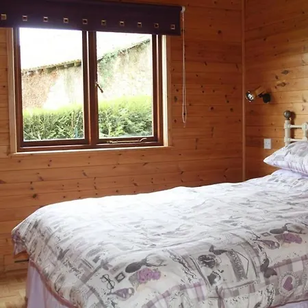 Lac Lucie Chalet And Private Lake Lodge *