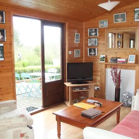 Lac Lucie Chalet And Private Lake Lodge *